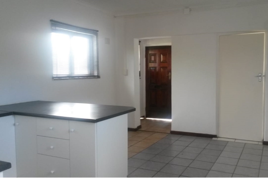 To Let 1 Bedroom Property for Rent in Sandbaai Western Cape